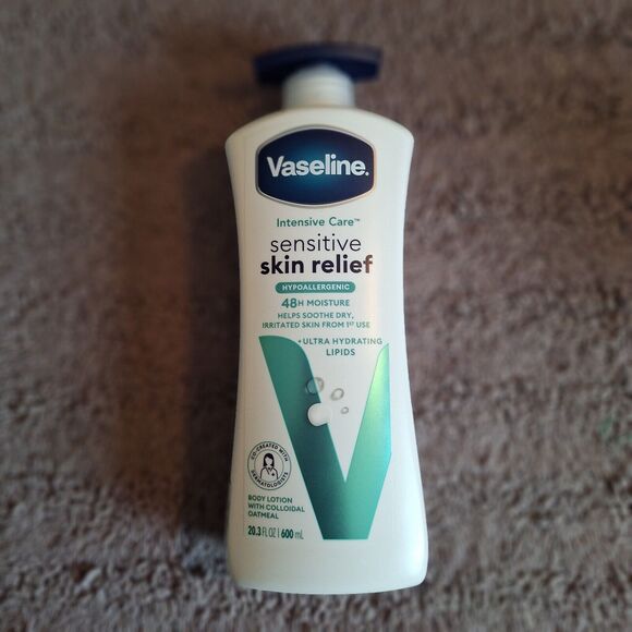 Vaseline Intensive Care Sensitive Skin Relief Body‎ Lotion 20.3 FL OZ - Picture 1 of 7